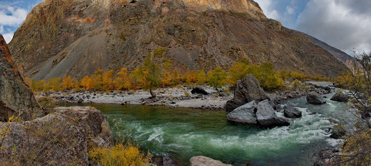 Russia. The South Of Western Siberia, Autumn in the Altai Mountains, the Chulyshman river.