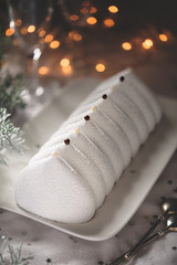 Délicieuse Bûche de Noël glacée au chocolat et insert au fruit