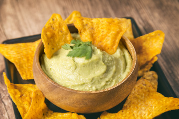 Guacamole And Nachos (Avocado Sauce And Corn Chips)