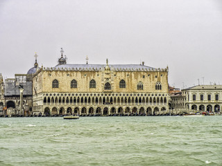 Obraz premium Venice - Along the Grand Canal in a November rainstorm