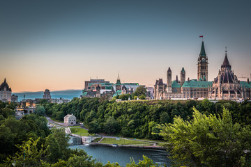 OTTAWA, ONTARIO / CANADA - AUGUST 06 2017: PARLIAMENT HILLS. MORNING - obrazy, fototapety, plakaty