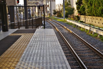 Fototapeta na wymiar 日本の駅のプラットホーム