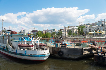 Fototapeta na wymiar River port of Samara/River port of Samara on the Volga