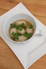 Bayerische Kalbsbrätnockerlsuppe