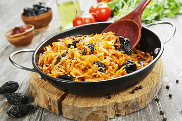 Cabbage stewed with prunes