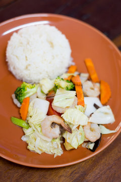 Seafood stirfry with vegetables