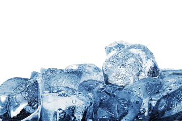 Obraz premium Pile of large ice cubes with droplets shot close-up