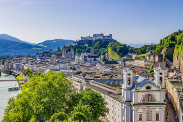 Naklejka premium Widok miasta Salzburga