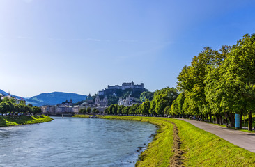 Fototapeta na wymiar Blick auf die Stadt Salzburg