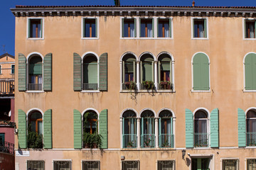 Fototapeta na wymiar Typical house in Venice