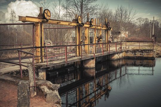 Vintage dam on the Oredezh River