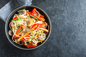 Stir fry with udon noodles and vegetables