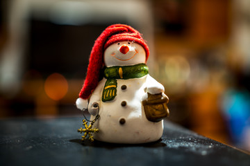 Deko Schnee Mann zu Weihnacht in Winter Bekleidung