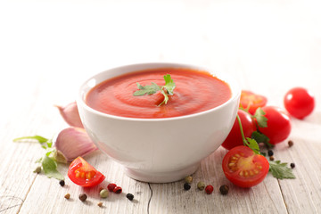 bowl of tomato sauce