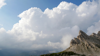 Fototapeta na wymiar Panorama delle rocce in Dolomiti sul Monte Pelmo