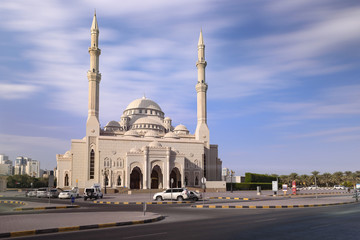 Fototapeta na wymiar Al Noor Mosque in Sharjah.