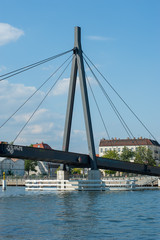 Stahlseil Brücke über die Spree