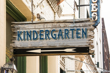 Fototapeta premium Schild 279 - Kindergarten