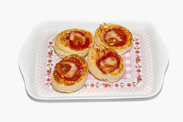 Pizzette Rosse su Vassoio Red Pizzas on Tray