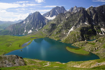 Fototapeta na wymiar Krishansar Lake - Kashmir Great Lakes Trek