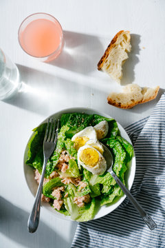 Salad with egg and tuna