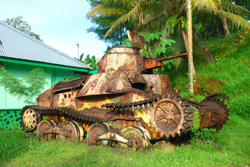Old japanese tank Japanese Tank of II World War in capital city of Kolonia, Pohnpei, Federated States of Micronesia
 - obrazy, fototapety, plakaty