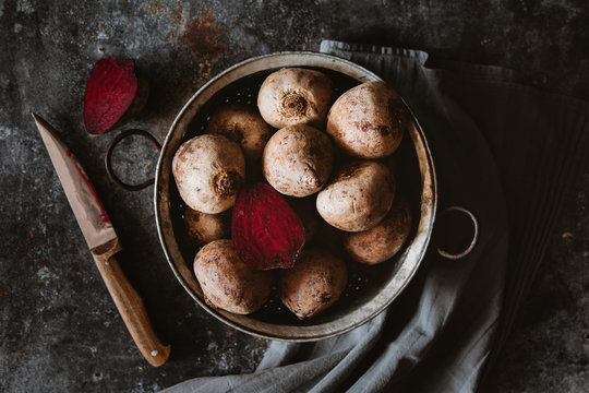 Preparing beetroot for juice
