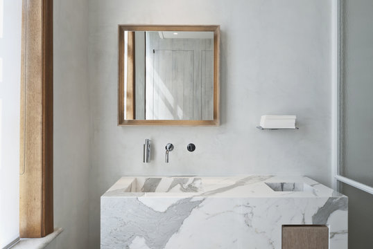 minimalist bathroom