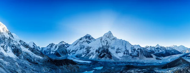 Keuken foto achterwand Mount Everest Sneeuw bergtoppen. Panoramisch uitzicht op de Himalaya-berg. Weg naar Everest-basiskamp, Khumbu-vallei, nationaal park Sagarmatha.