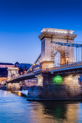 Obraz premium The Szechenyi Chain Bridge in Budapest, Hungary.