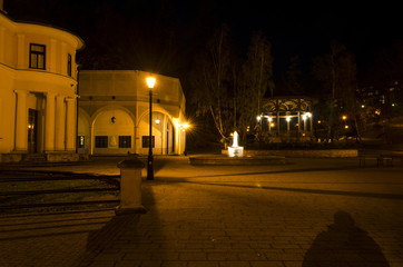 miasto nocą 