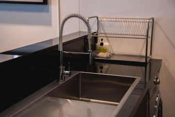   Kitchen Faucets & Designs
