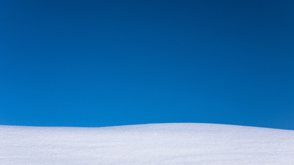 Fototapeta na wymiar snow and sky winter background