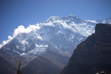 Obraz premium Annapurna Szczyt i przejazd w górach Himalajach, regionie Annapurna, Nepal