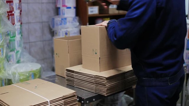industrial production of cardboard boxes