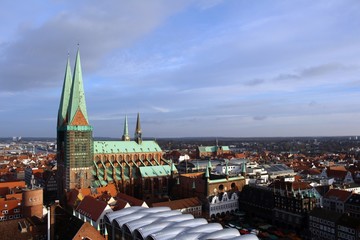Obraz premium Panoramablick auf Lübeck.