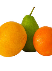 Birne und Orange isoliert auf Weiß