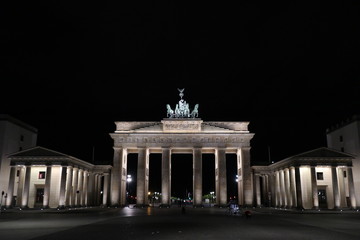 Obraz premium Brandenburg Gate at Night