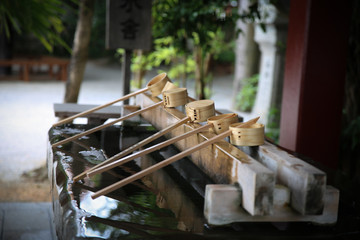 Obraz premium 手水舎