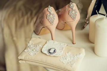 Fototapeta na wymiar Beautiful bridal accessories for brides during fees. Dressing table.