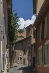 Fototapeta na wymiar Alleyway in Roussillon