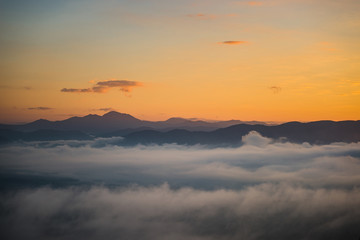 Obraz premium Fog on the mountain view point