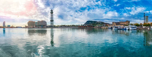Photo sur Plexiglas Barcelona Panorama du Port Vell de Barcelone avec téléphérique jusqu& 39 au mont Montjuic