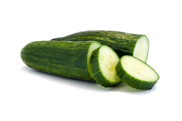 Grüne Gurke Salatgurke isoliert freigestellt auf weißen Hintergrund, Freisteller