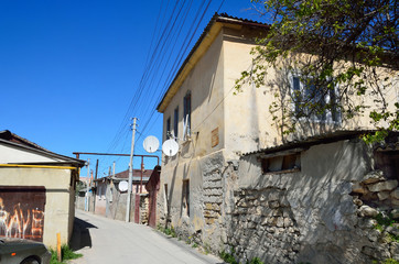 Крым, Бахчисарай, улица в старом городе весной