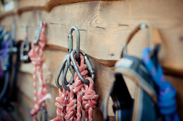 Fototapeta na wymiar Knots tied to a safety rope and a carbine.