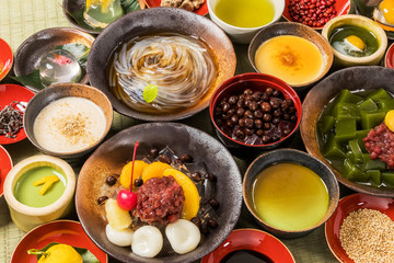 日本の甘味　和のスイーツ　typical Japanese sweets