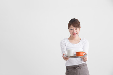エプロン姿の女性・白バック