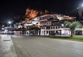 Fototapeta na wymiar Mangalem Berat by night