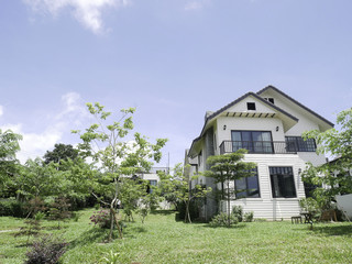 the beautiful white county home from thailand